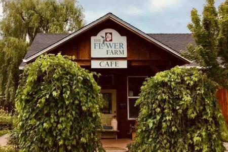 Country Charmer Single Story Cottage Pet Friendly Loomis 외부 사진